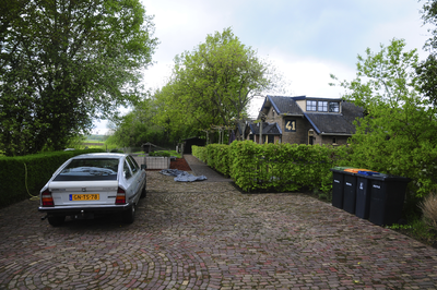 900430 Gezicht op de voormalige wachterswoning nr. 41 (Zegheweg 35) te Woudenberg langs de opgebroken spoorlijn tussen ...